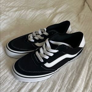 Vans Brooklyn Sneaker - Women's